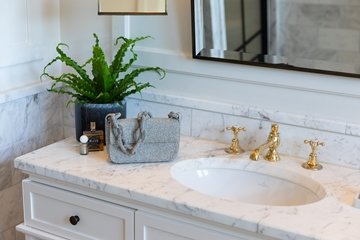 Kimpton Partners with Anthropologie to Alleviate Travel Wardrobe Pack-xiety Anthro x Kimpton Concierge 38